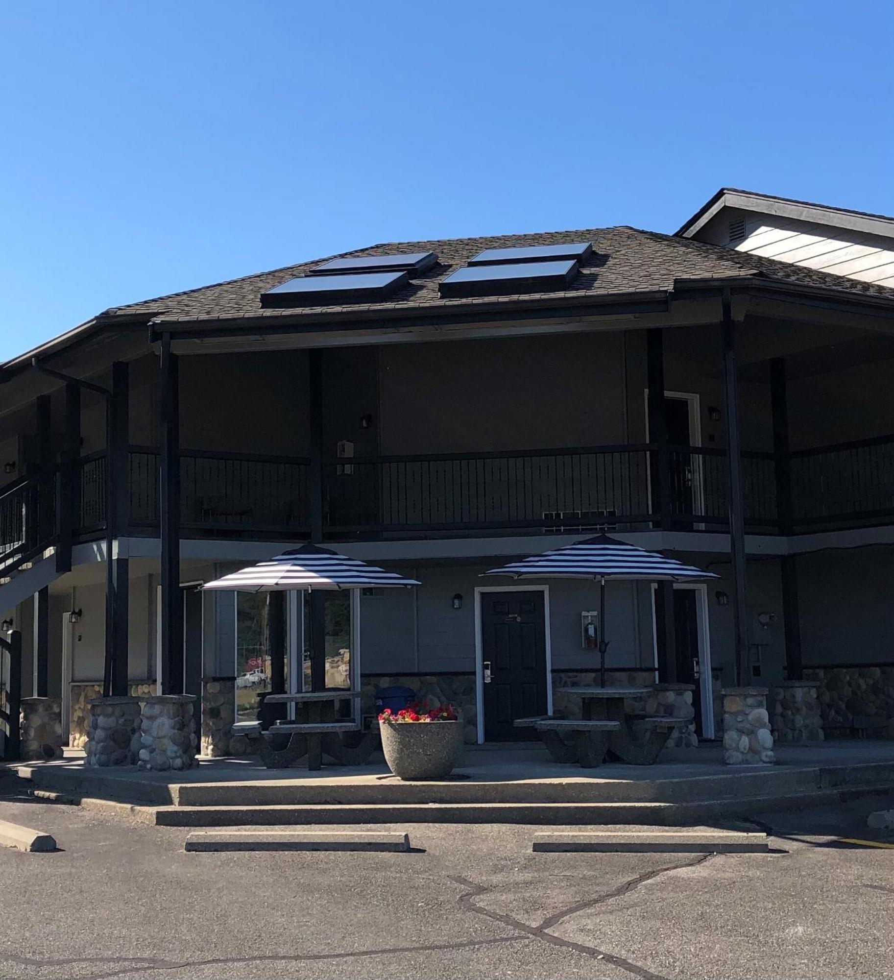 Seasons Motel Morton Exterior photo
